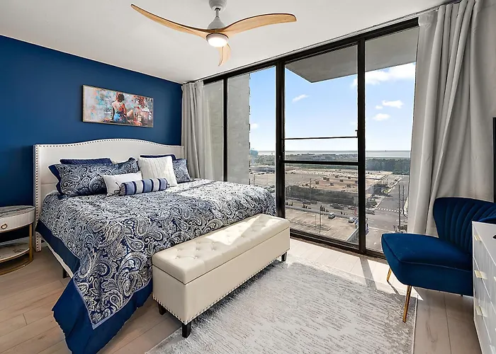 Beautiful 2 Bedroom / 2 Bathroom Beachfront With Indoor Pool