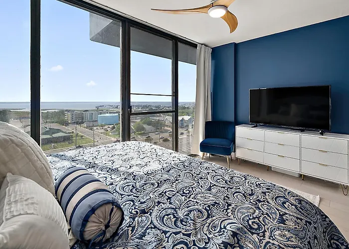 Beautiful 2 Bedroom / 2 Bathroom Beachfront With Indoor Pool Ocean Stadt