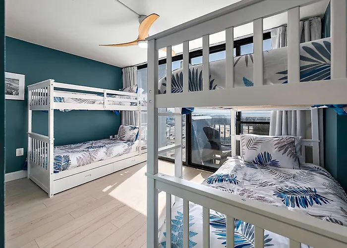 Beautiful 2 Bedroom / 2 Bathroom Beachfront With Indoor Pool