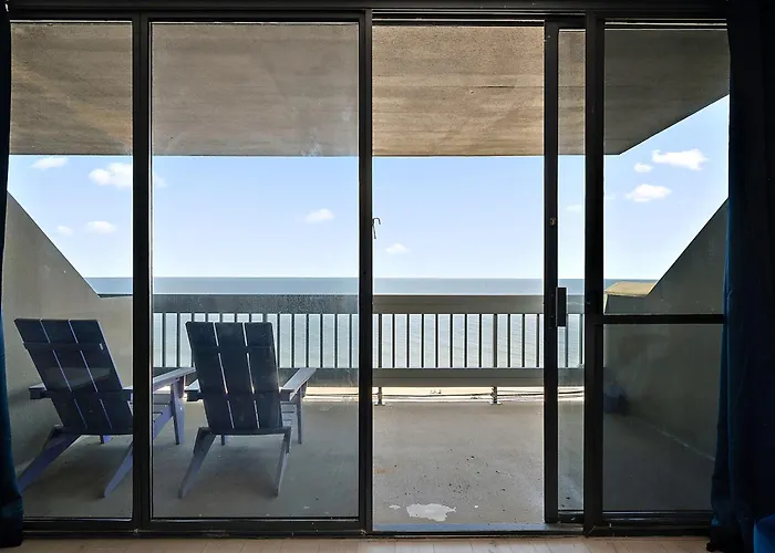 Beautiful 2 Bedroom / 2 Bathroom Beachfront With Indoor Pool Ferienhaus